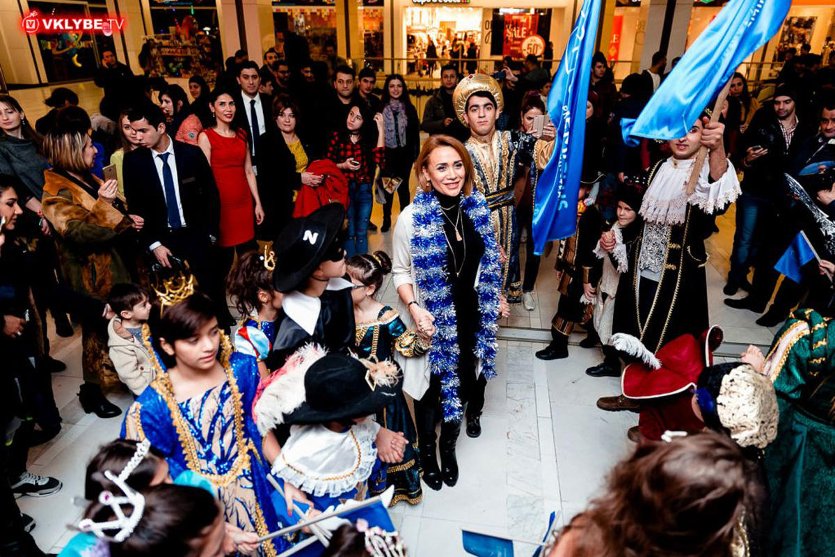 Праздничный карнавал-маскарад в CinemaPlus (ВИДЕО, ФОТО)