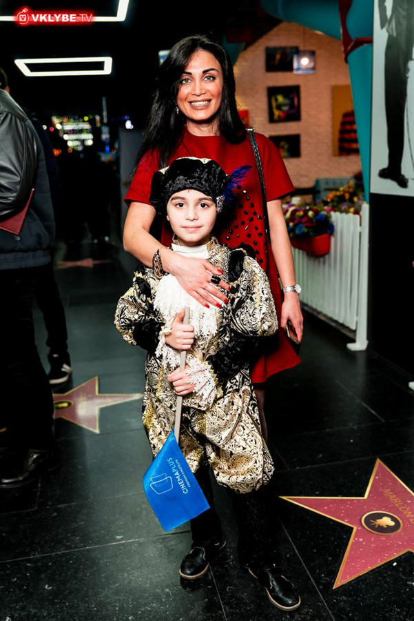 Праздничный карнавал-маскарад в CinemaPlus (ВИДЕО, ФОТО)