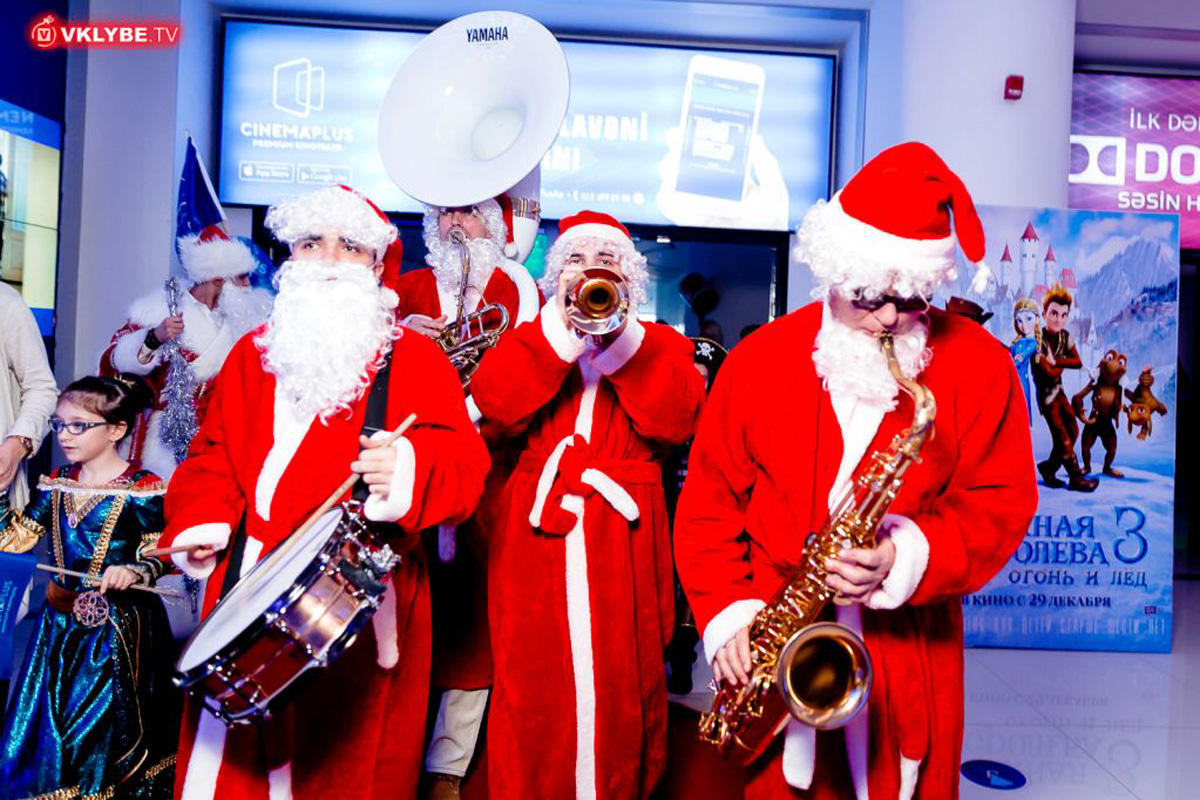 Праздничный карнавал-маскарад в CinemaPlus (ВИДЕО, ФОТО)