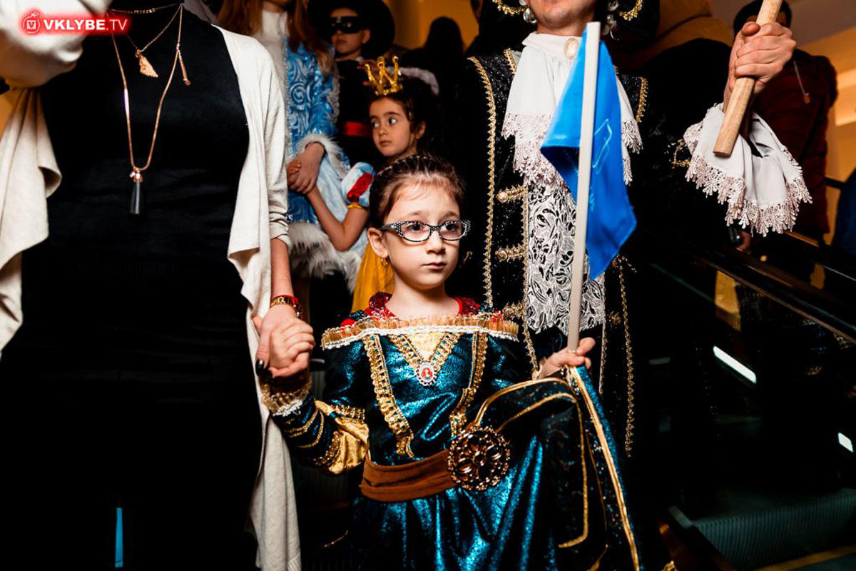 Праздничный карнавал-маскарад в CinemaPlus (ВИДЕО, ФОТО)