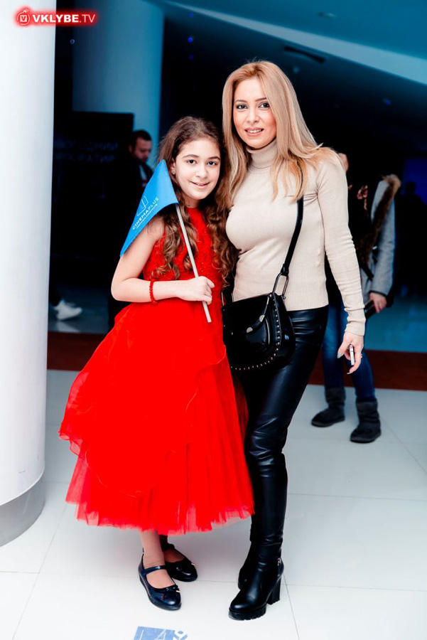 Праздничный карнавал-маскарад в CinemaPlus (ВИДЕО, ФОТО)