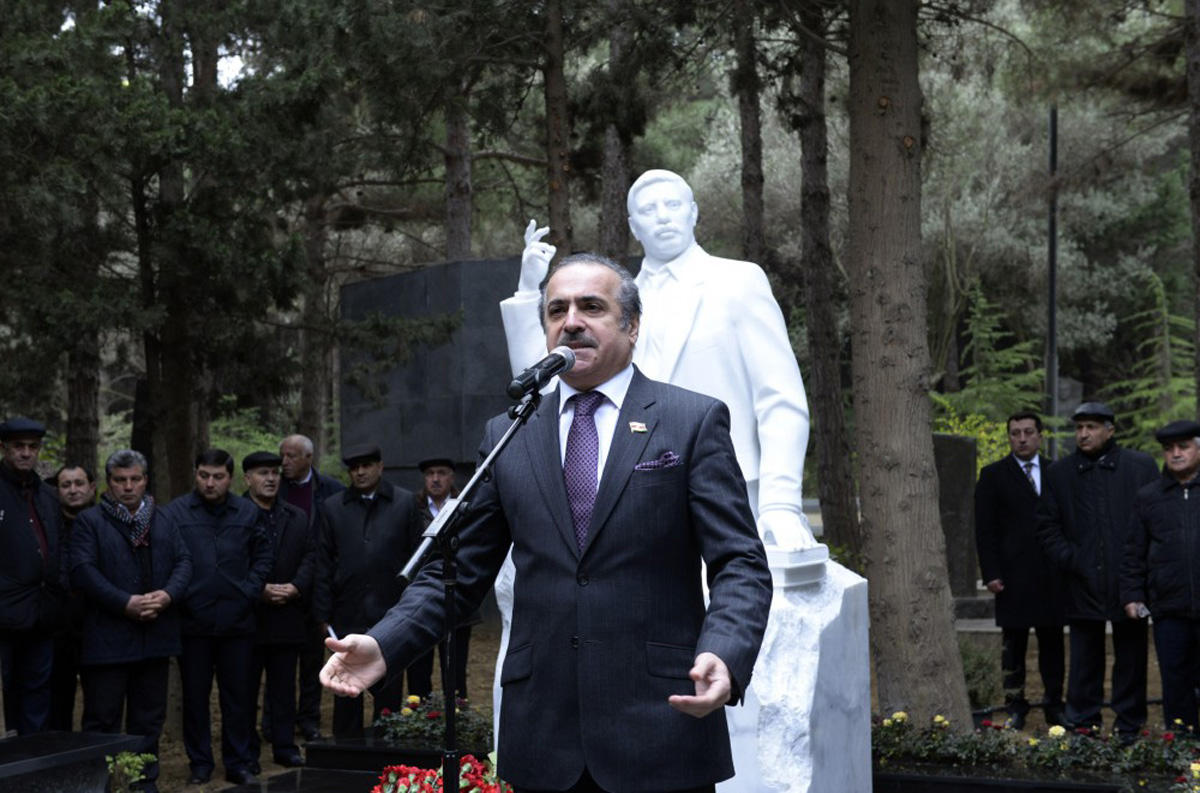 В Баку состоялось открытие памятника Зелимхану Ягубу (ФОТО)