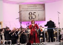 Дамы и кавалеры не вальсировали, а парили… Звездный юбилей в Баку (ФОТО)