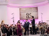 Дамы и кавалеры не вальсировали, а парили… Звездный юбилей в Баку (ФОТО)