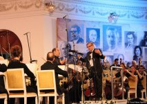 Дамы и кавалеры не вальсировали, а парили… Звездный юбилей в Баку (ФОТО)