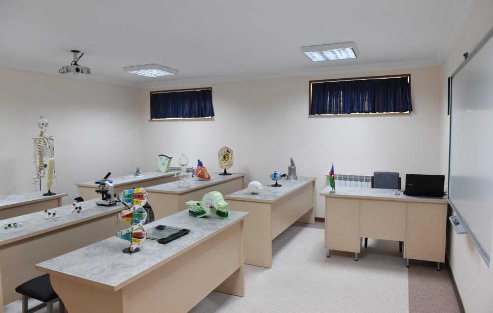 В эксплуатацию сдано реконструированное здание Нахчыванской городской средней русской школы (ФОТО)