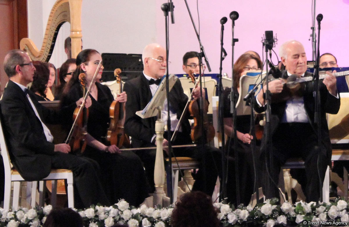 Дамы и кавалеры не вальсировали, а парили… Звездный юбилей в Баку (ФОТО)