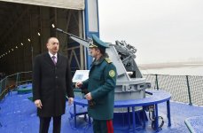 Президент Ильхам Алиев ознакомился с кораблем "Туфан" и новой спецтехникой Береговой охраны Госпогранслужбы  (ФОТО)