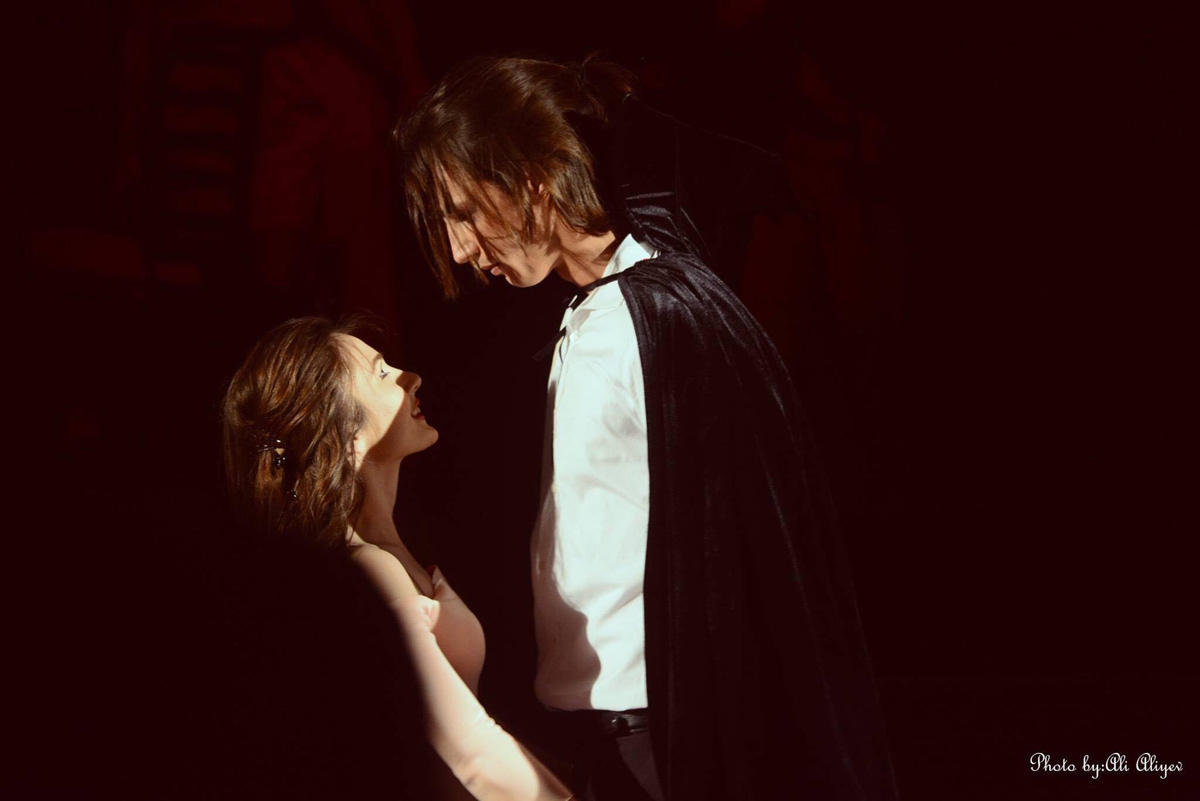Азербайджанские актеры привнесли новое дыхание в историю любви Шекспира (ФОТО)