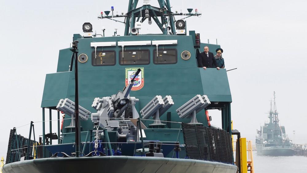 Президент Ильхам Алиев ознакомился с кораблем "Туфан" и новой спецтехникой Береговой охраны Госпогранслужбы  (ФОТО)