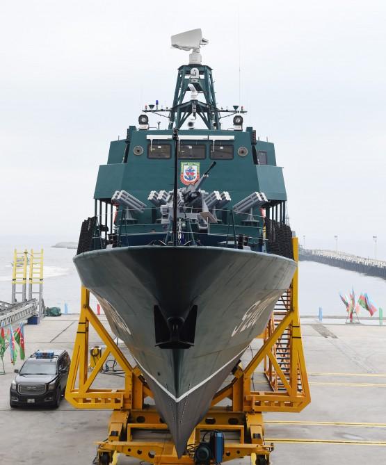 Президент Ильхам Алиев ознакомился с кораблем "Туфан" и новой спецтехникой Береговой охраны Госпогранслужбы  (ФОТО)