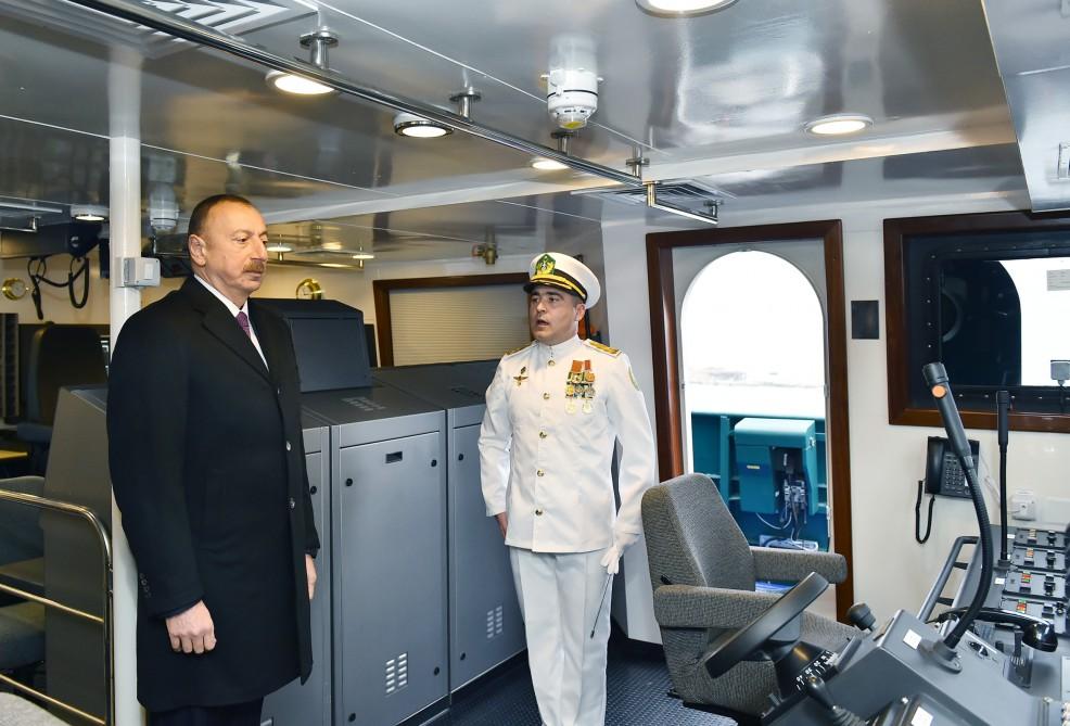 Президент Ильхам Алиев ознакомился с кораблем "Туфан" и новой спецтехникой Береговой охраны Госпогранслужбы  (ФОТО)