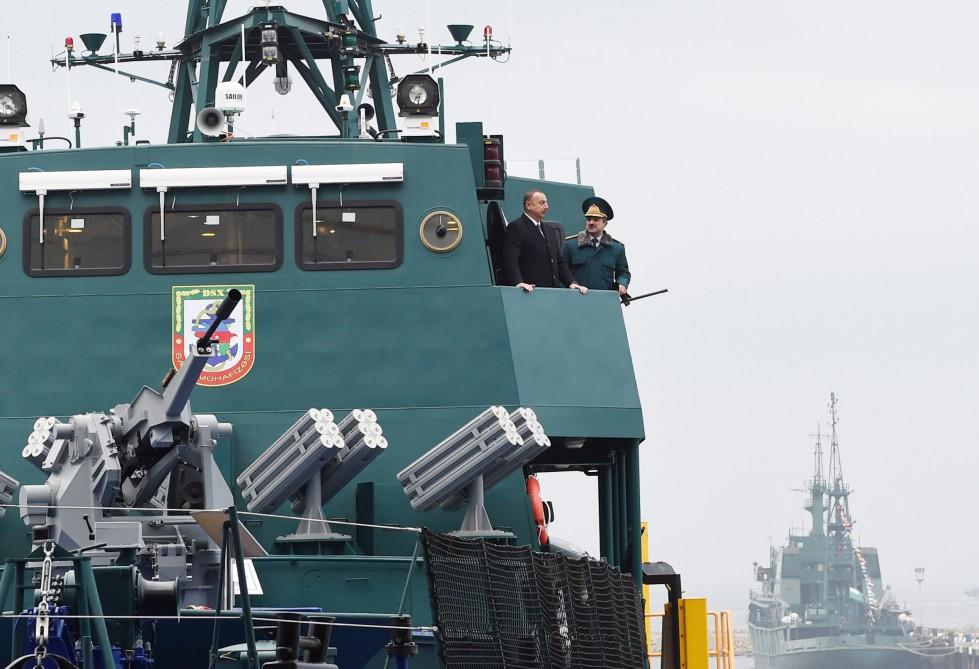 Президент Ильхам Алиев ознакомился с кораблем "Туфан" и новой спецтехникой Береговой охраны Госпогранслужбы  (ФОТО)