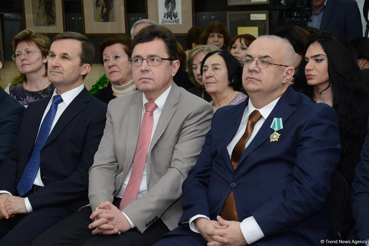 Глава Русской службы Trend награждена дипломом российского посольства за подготовку материалов о российско-азербайджанских отношениях (ФОТО)