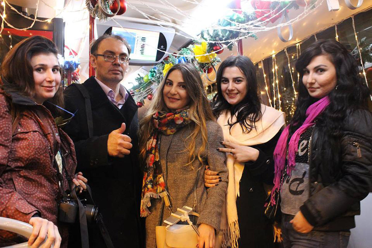 В Баку появился креативный молодежный автобус (ФОТО)