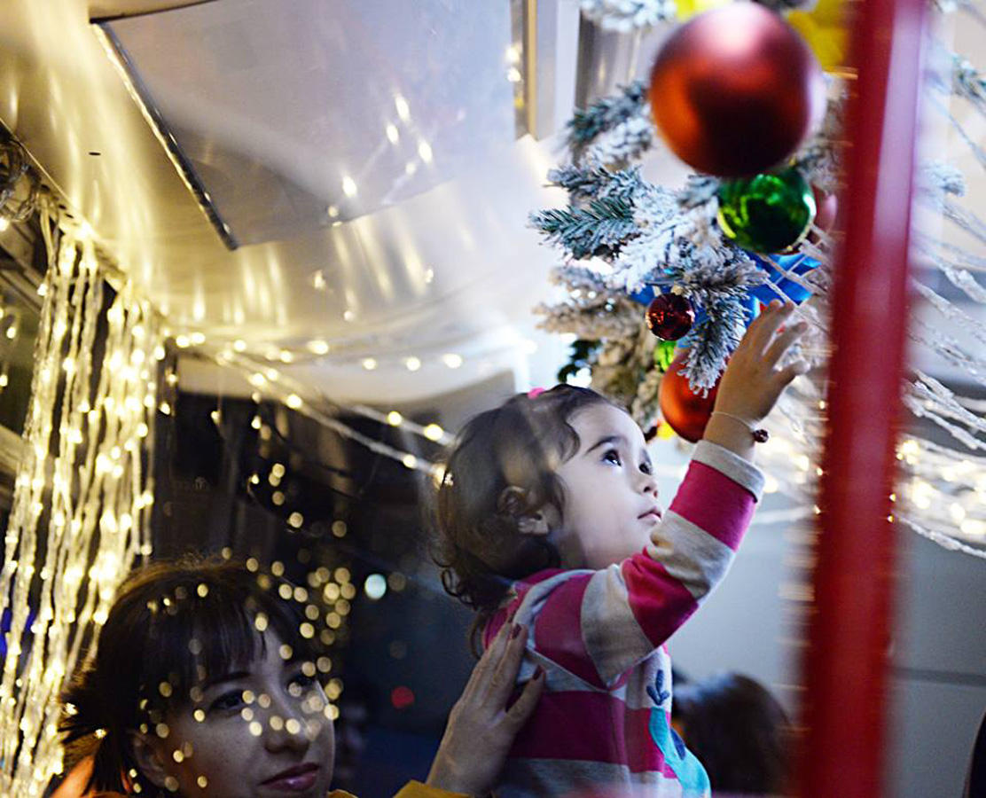 В Баку появился креативный молодежный автобус (ФОТО)