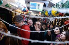 В Баку появился креативный молодежный автобус (ФОТО)