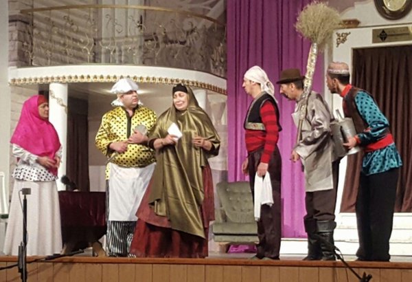 Азербайджанских актеров встретили овациями в Тебризе (ФОТО)