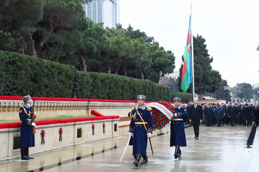 Президент Азербайджана почтил светлую память шехидов (ФОТО)