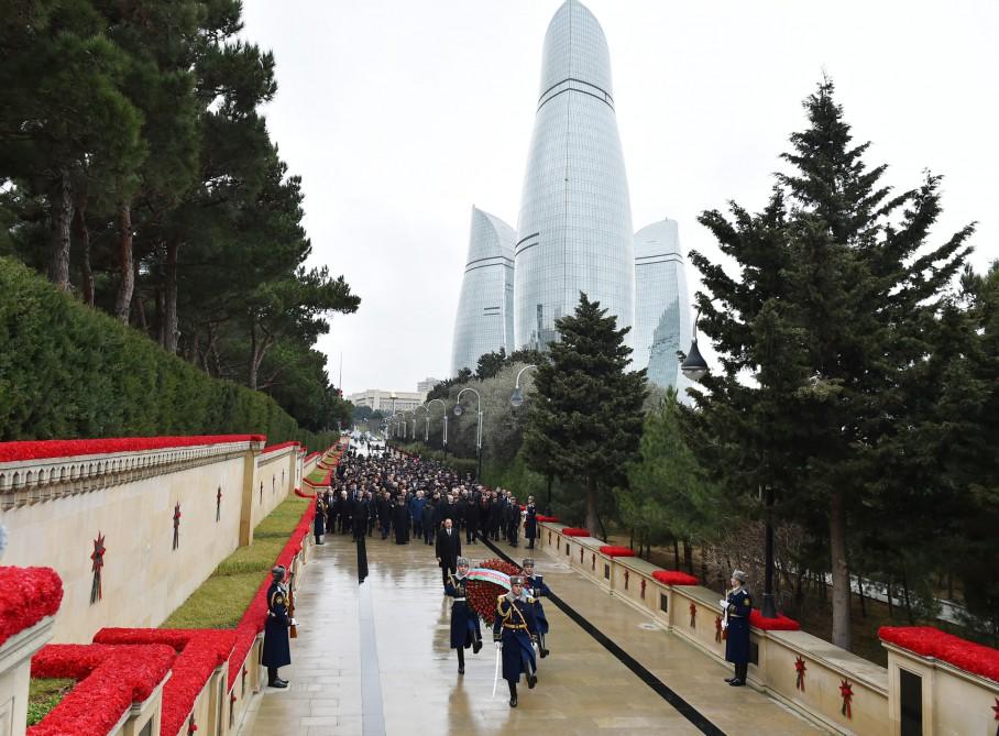 Президент Азербайджана почтил светлую память шехидов (ФОТО)