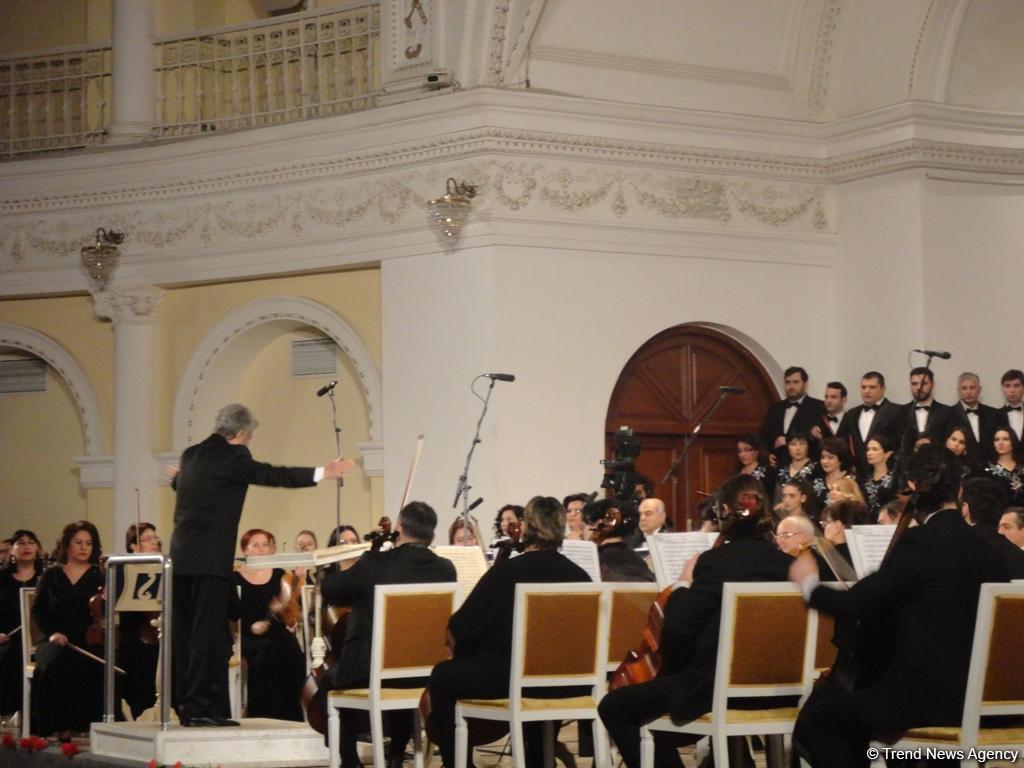 В Государственной филармонии почтили память жертв трагедии 20 Января (ФОТО)