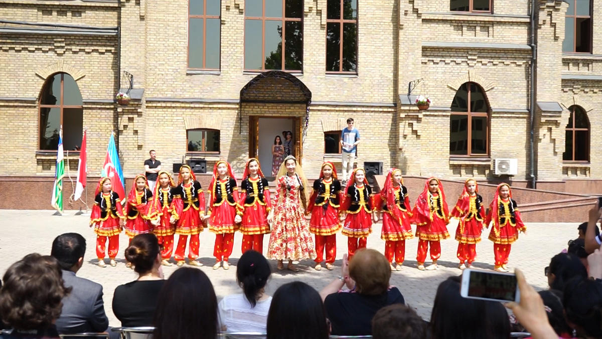 Заслуженная артистка Азербайджана отмечена высокой правительственной наградой в Узбекистане  (ФОТО)