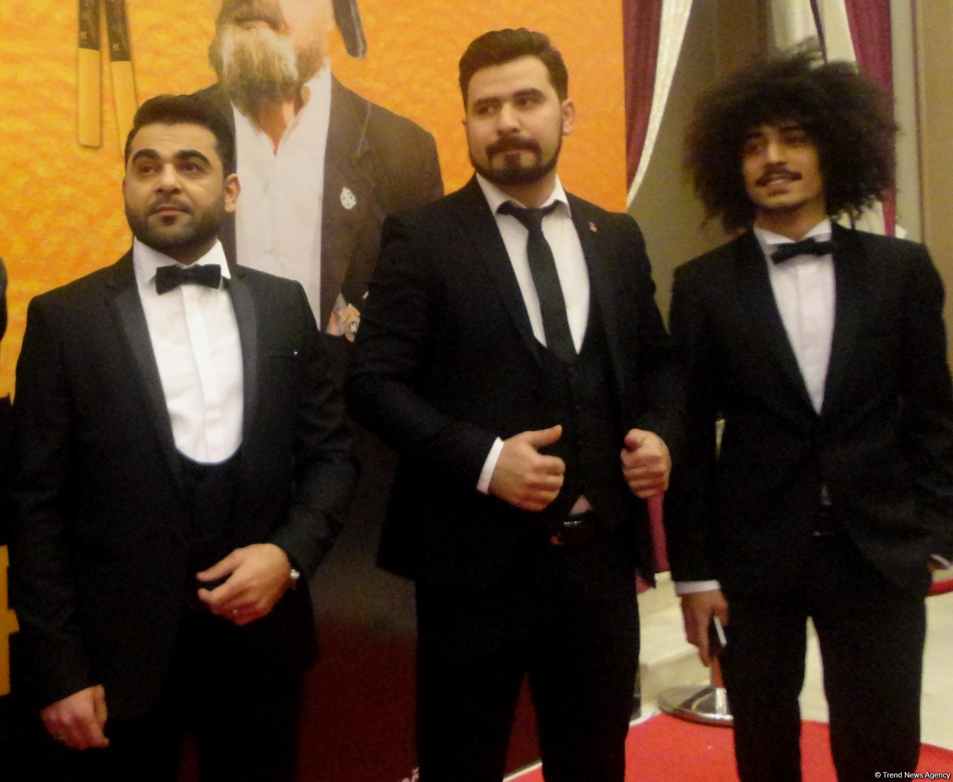 Дедушка Махмуд рассмешил азербайджанских звезд (ФОТО)