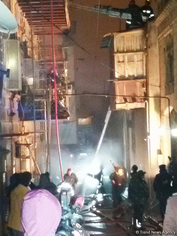 Пожар на «Советской» в Баку потушен (ФОТО/ВИДЕО) (Обновлено)