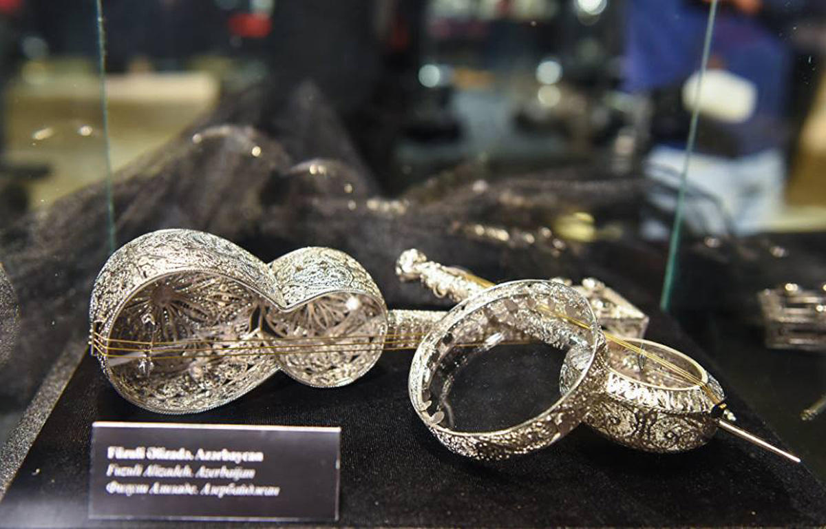 Выставка ювелирных изделий в Баку (ФОТО)