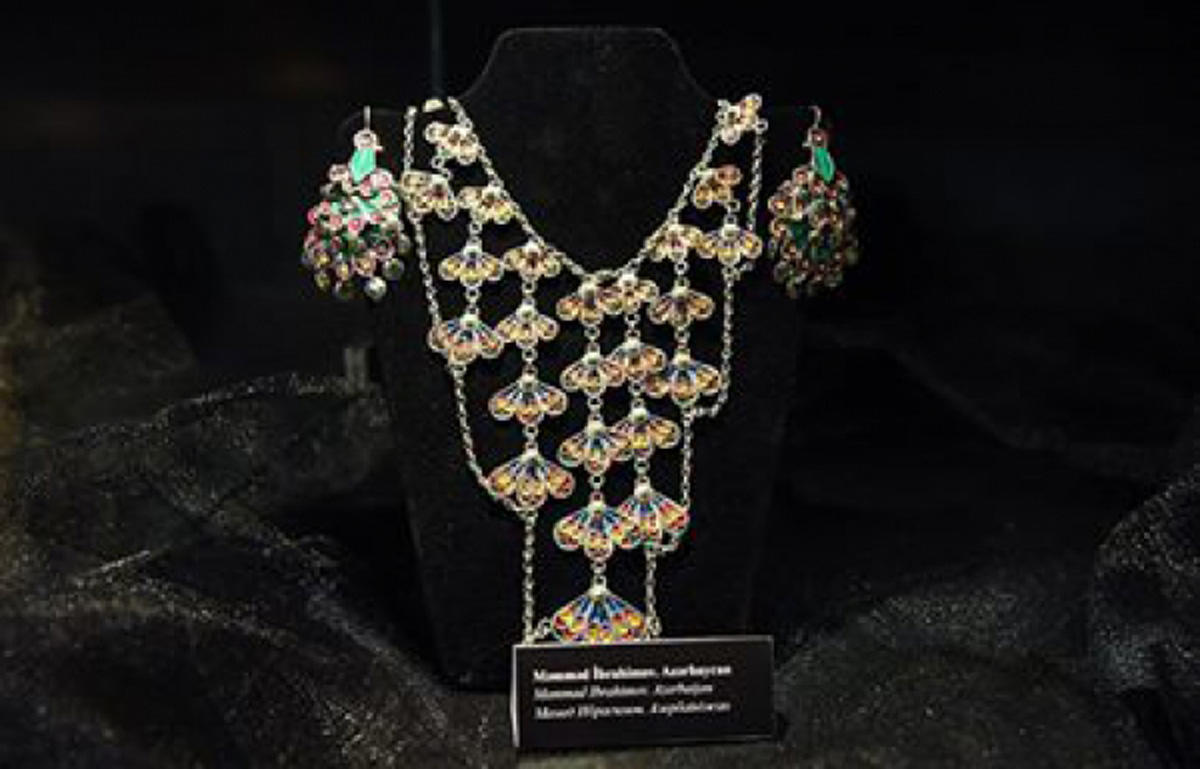 Выставка ювелирных изделий в Баку (ФОТО)