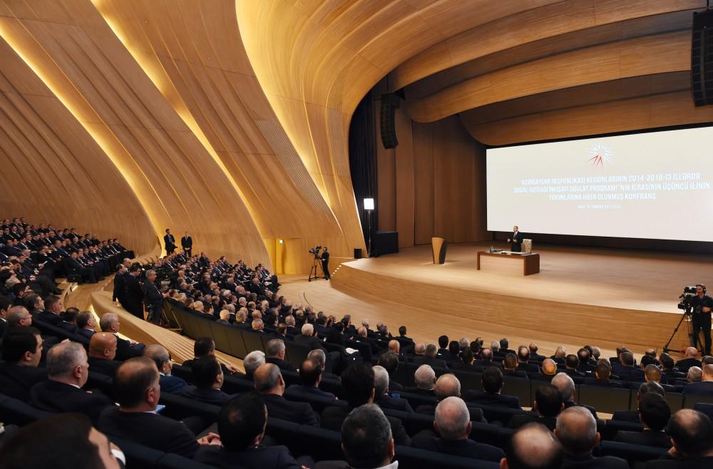 Президент Ильхам Алиев принял участие в конференции в рамках Госпрограммы социально-экономического развития регионов Азербайджана  (ФОТО)