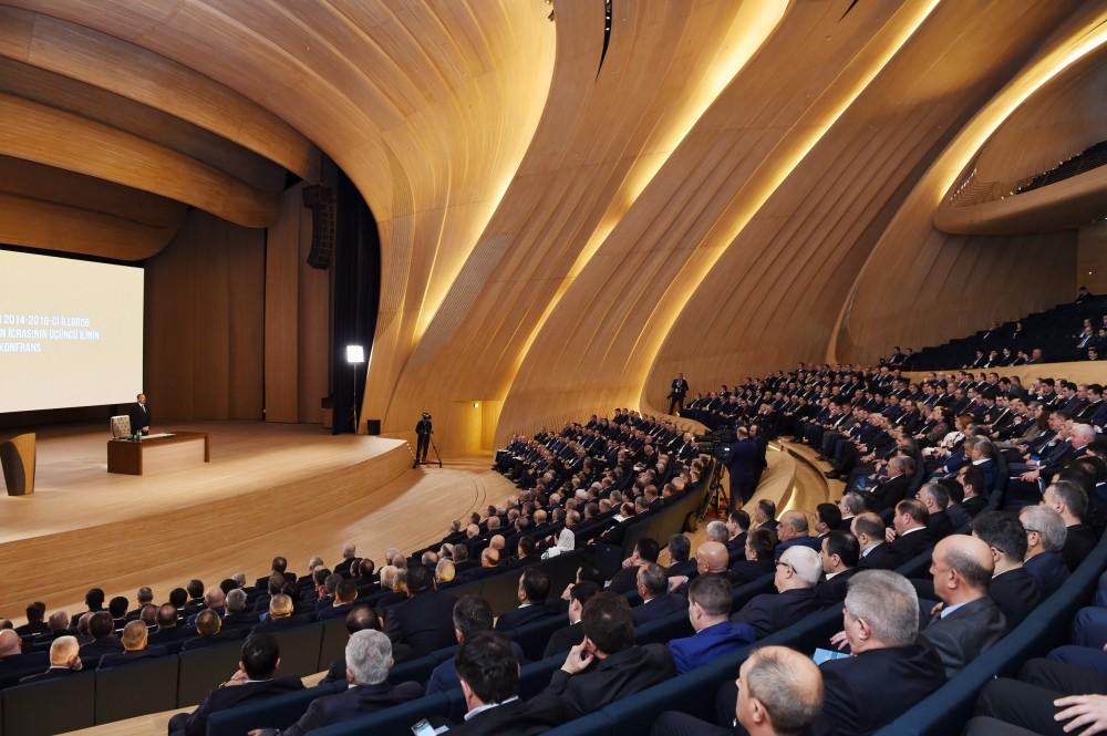 Президент Ильхам Алиев принял участие в конференции в рамках Госпрограммы социально-экономического развития регионов Азербайджана  (ФОТО)