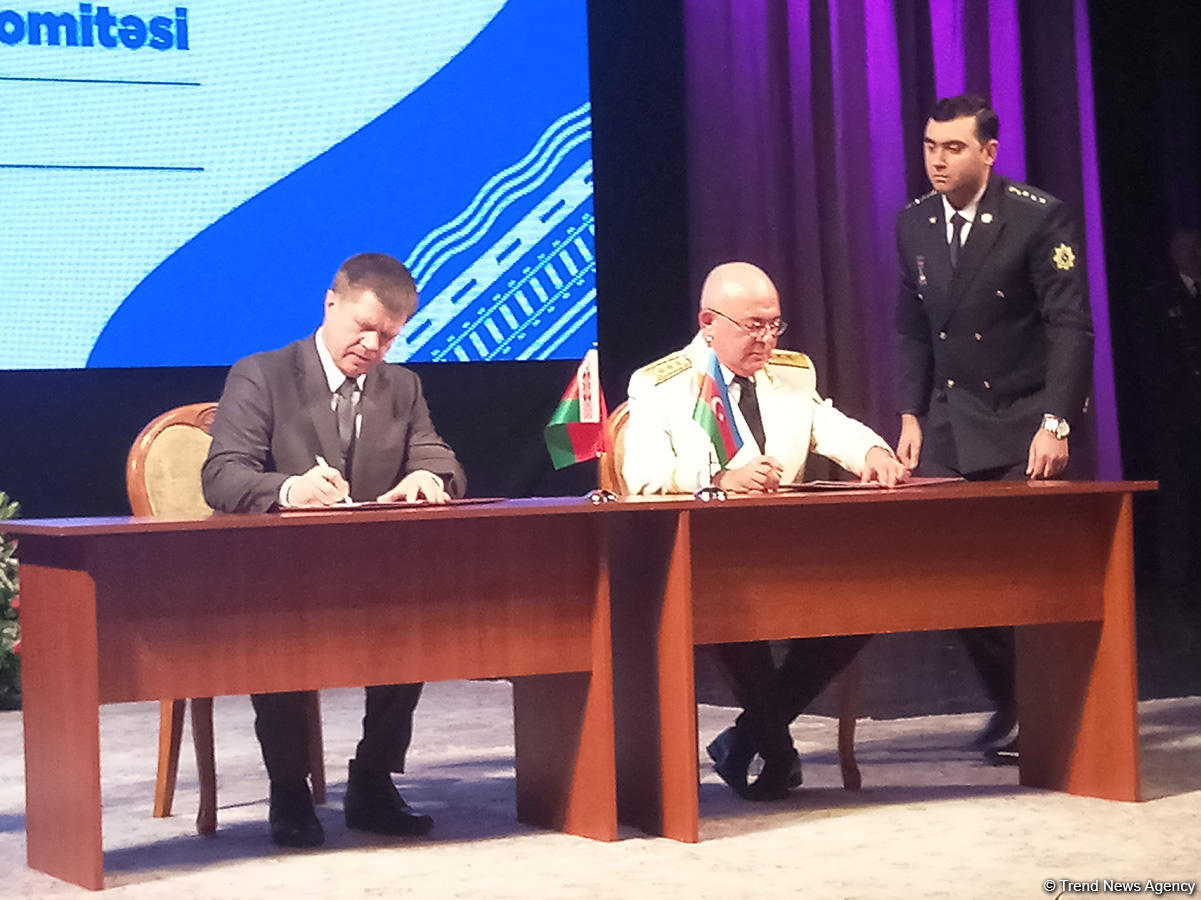 Госкомтаможня Азербайджана подписала соглашения с рядом стран (ФОТО)