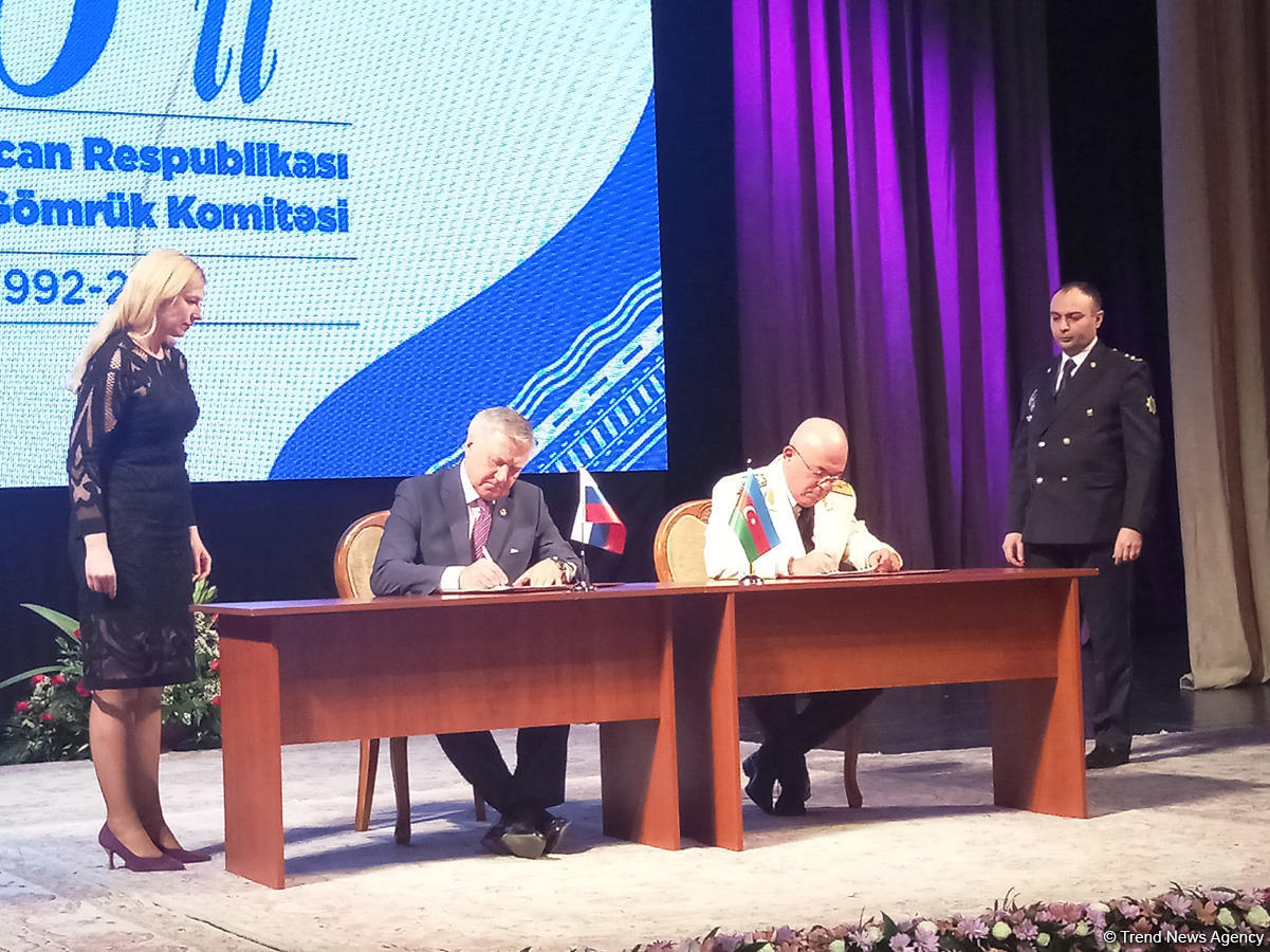 Госкомтаможня Азербайджана подписала соглашения с рядом стран (ФОТО)