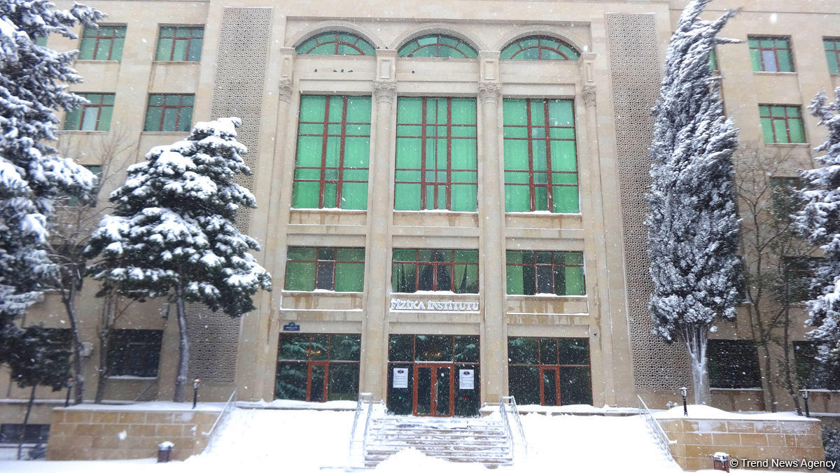 Снег в Баку (ФОТОСЕССИЯ)