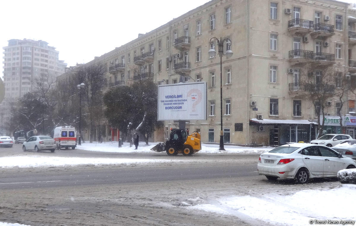 Снег в Баку (ФОТОСЕССИЯ)