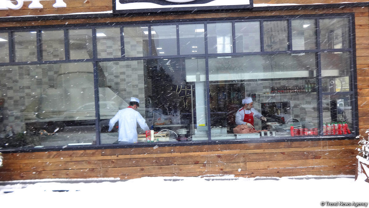 Снег в Баку (ФОТОСЕССИЯ)