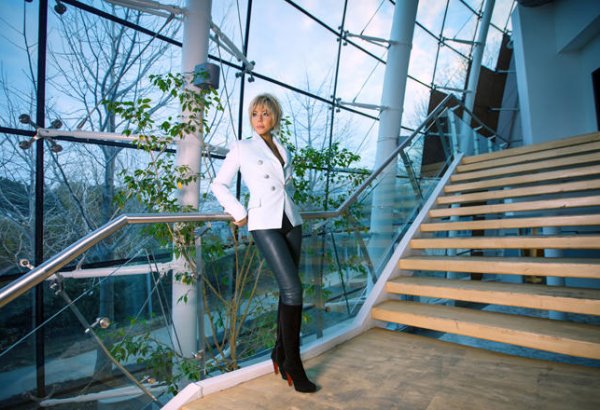 Бриллиант Дадашева и участники "Евровидения" представили "Bu şəhərdən qaçaq"(АУДИО)