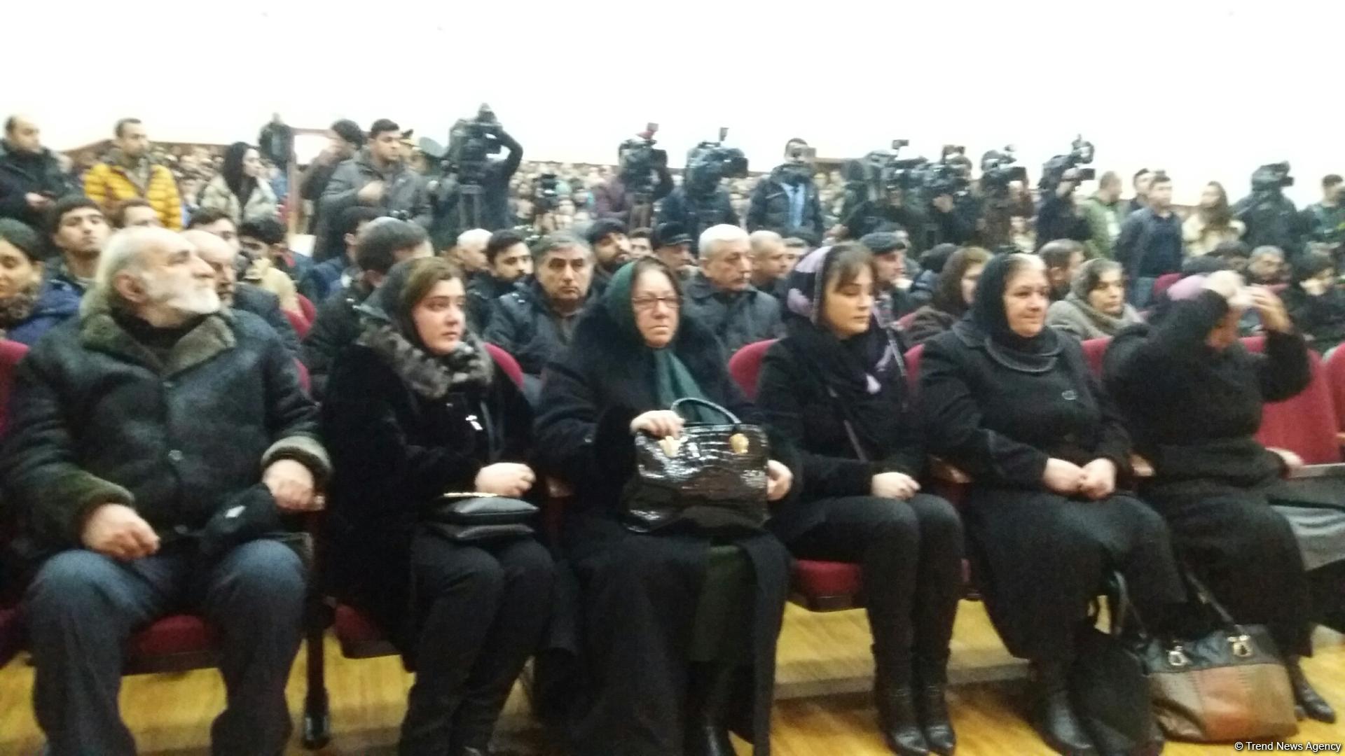 В Баку прощаются с шехидом Чингизом Гурбановым (ФОТО)