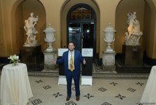 Путешествие в Лондон: Музей Виктории и Альберта и азербайджанский ковер "Шейх Сафи" (ФОТО, часть 1)