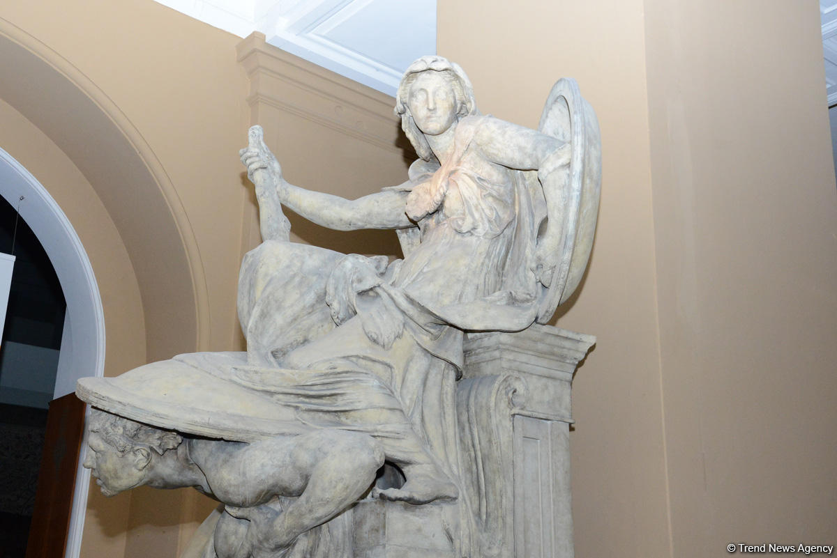 Путешествие в Лондон: Музей Виктории и Альберта и азербайджанский ковер "Шейх Сафи" (ФОТО, часть 1)