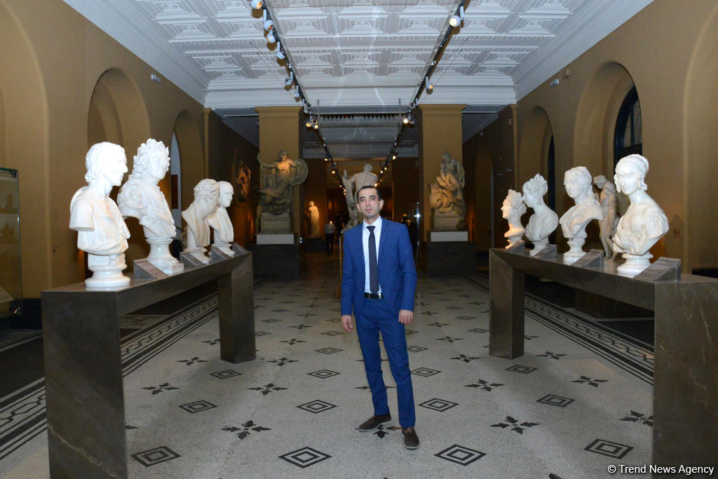 Путешествие в Лондон: Музей Виктории и Альберта и азербайджанский ковер "Шейх Сафи" (ФОТО, часть 1)