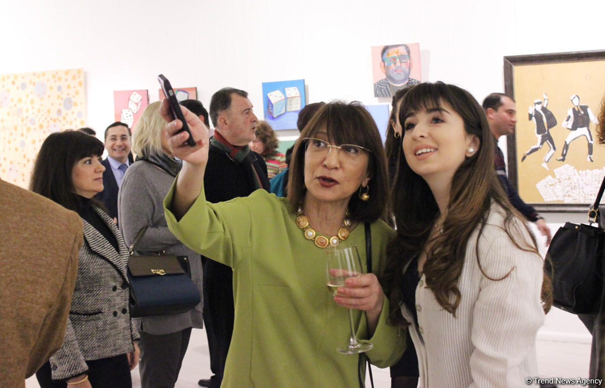 В Баку открылась оригинальная выставка Ирины Эльдаровой "Мужчина как Бренд" (ФОТО)