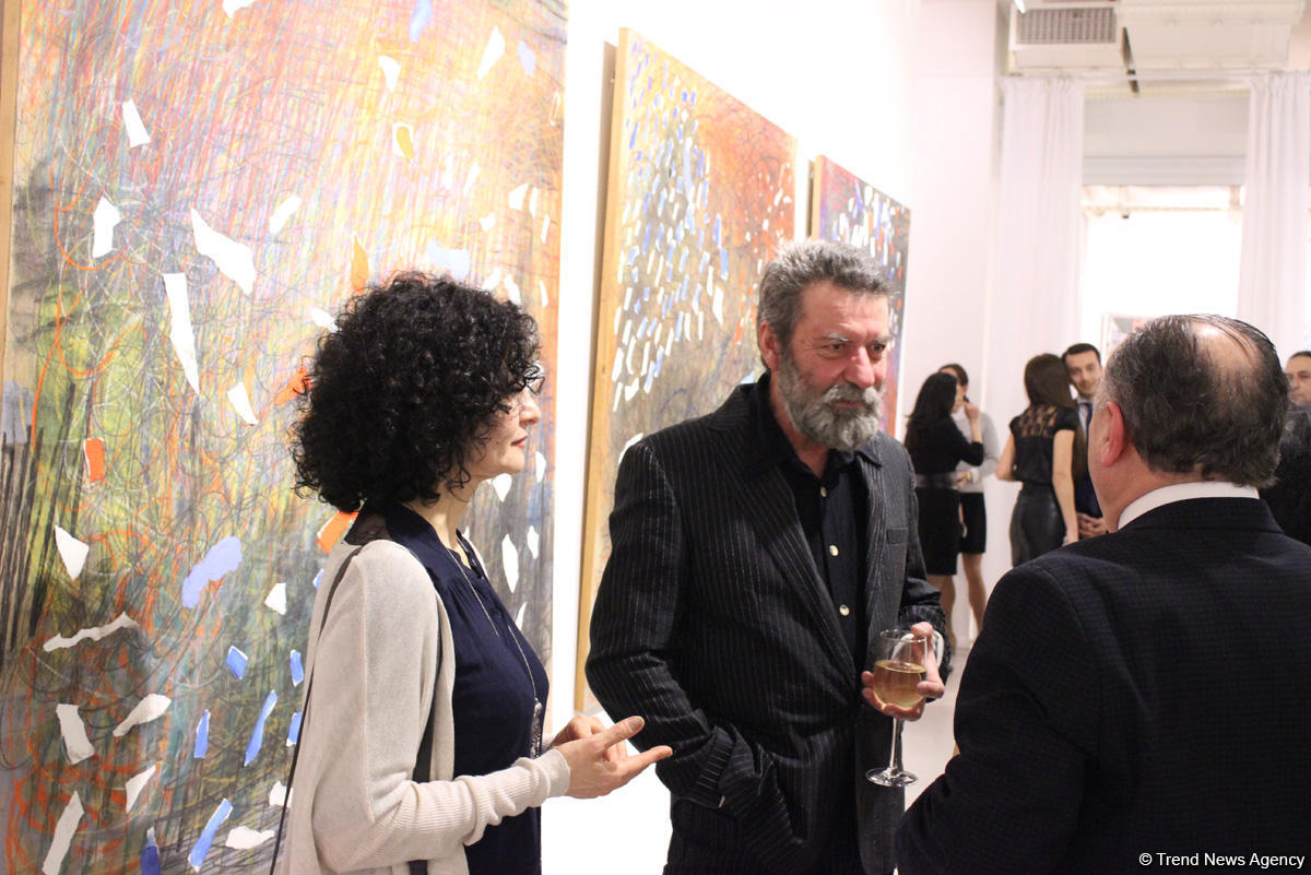 В Баку открылась оригинальная выставка Ирины Эльдаровой "Мужчина как Бренд" (ФОТО)