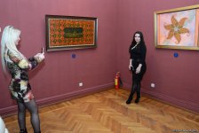В Баку открылась выставка Милены Набиевой "Minabi - Узоры Мироздания": буйство красок, чувств и восприятия (ФОТО)