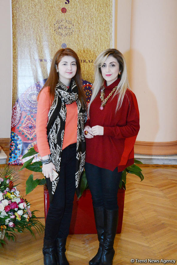 В Баку открылась выставка Милены Набиевой "Minabi - Узоры Мироздания": буйство красок, чувств и восприятия (ФОТО)