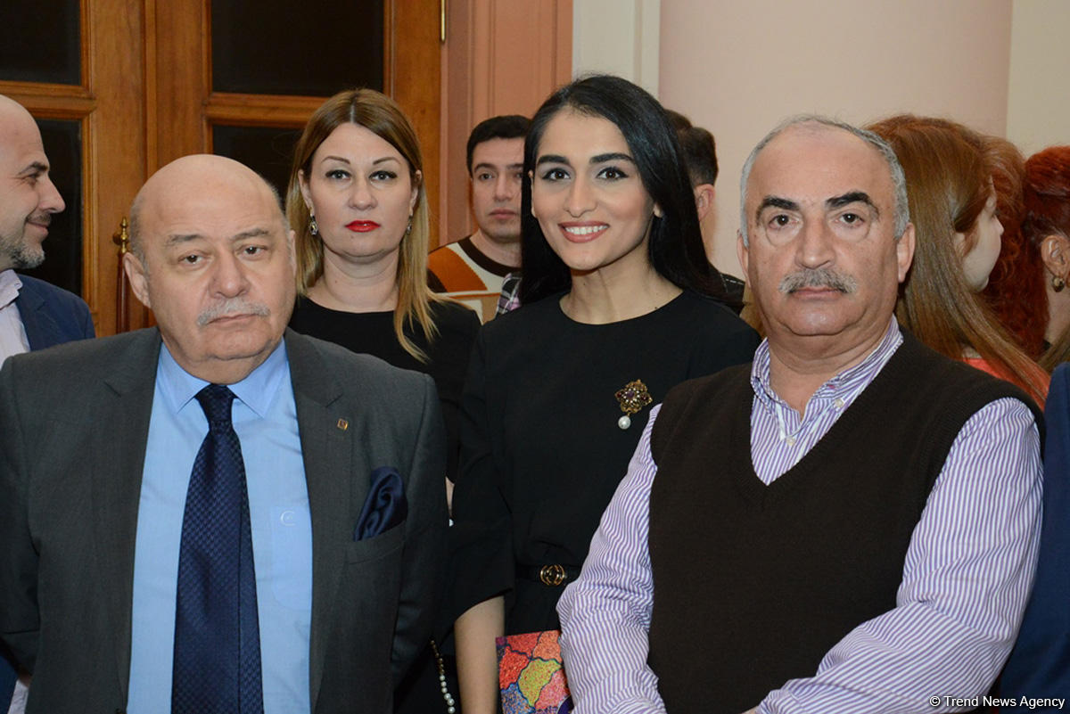 В Баку открылась выставка Милены Набиевой "Minabi - Узоры Мироздания": буйство красок, чувств и восприятия (ФОТО)