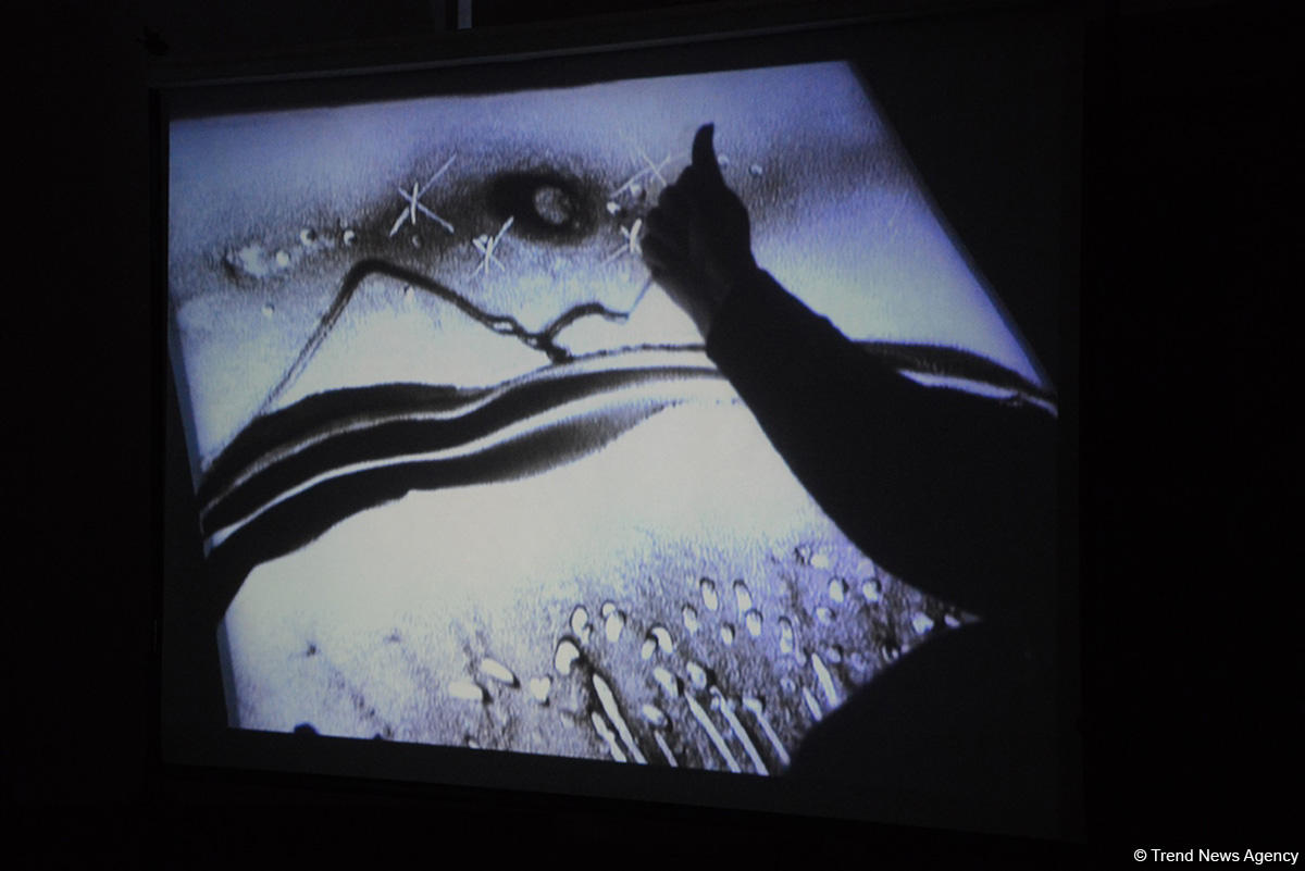 В Баку открылась выставка Милены Набиевой "Minabi - Узоры Мироздания": буйство красок, чувств и восприятия (ФОТО)