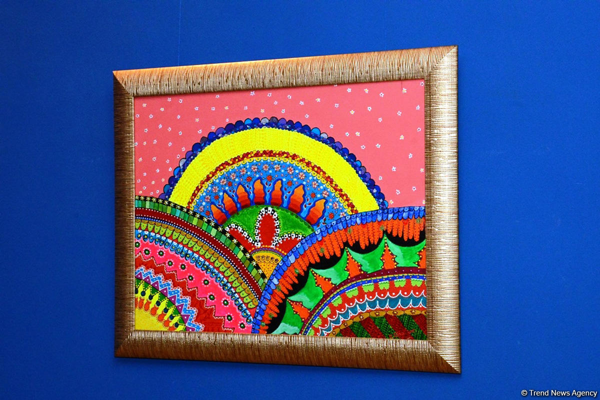 В Баку открылась выставка Милены Набиевой "Minabi - Узоры Мироздания": буйство красок, чувств и восприятия (ФОТО)