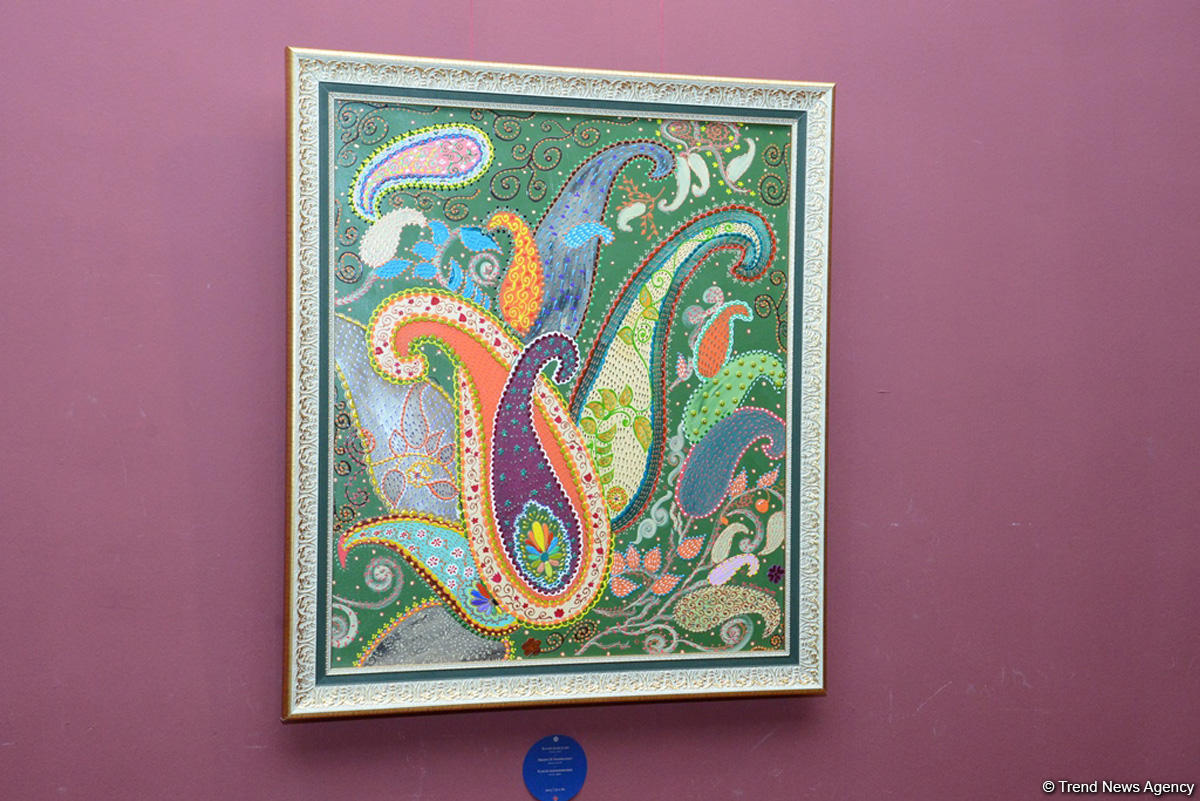 В Баку открылась выставка Милены Набиевой "Minabi - Узоры Мироздания": буйство красок, чувств и восприятия (ФОТО)